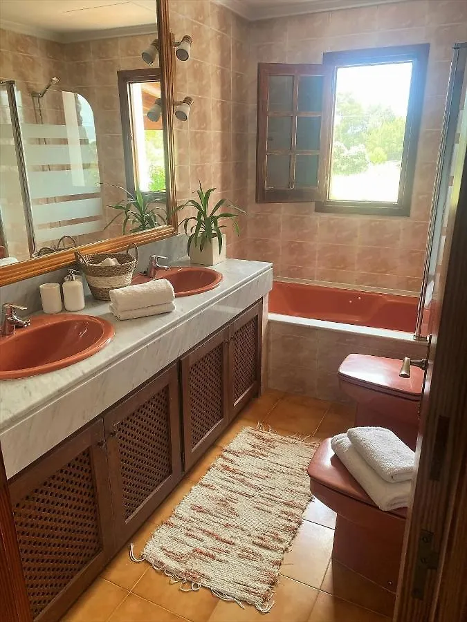 Authentic Villa With Amazing Pool Santa Gertrudis  İspanya