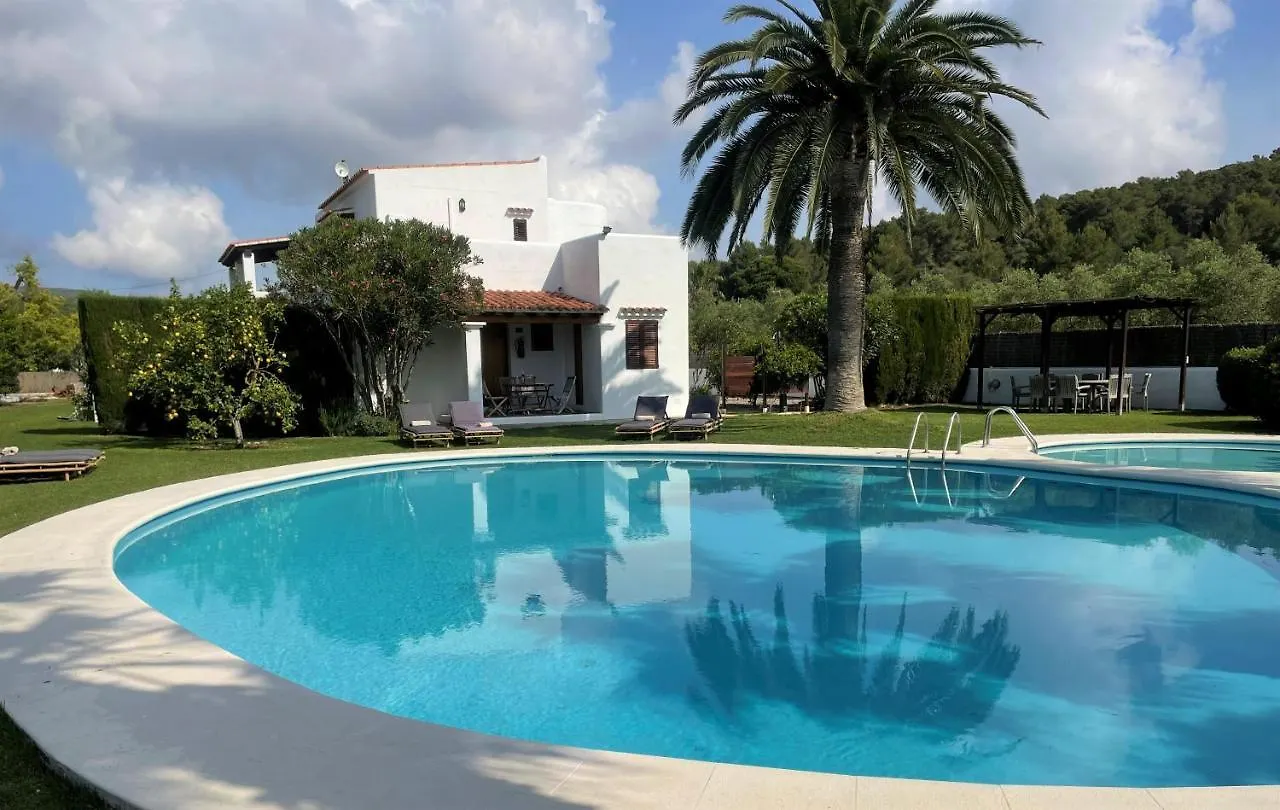 Authentic Villa With Amazing Pool Santa Gertrudis  İspanya